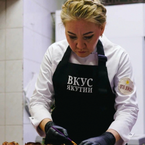 Шеф-повар Саргылана Хоютанова